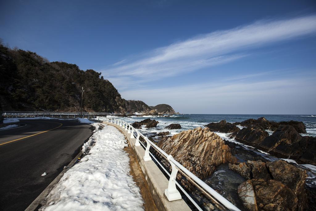 Sun Cruise Resort And Yacht Gangneung Esterno foto