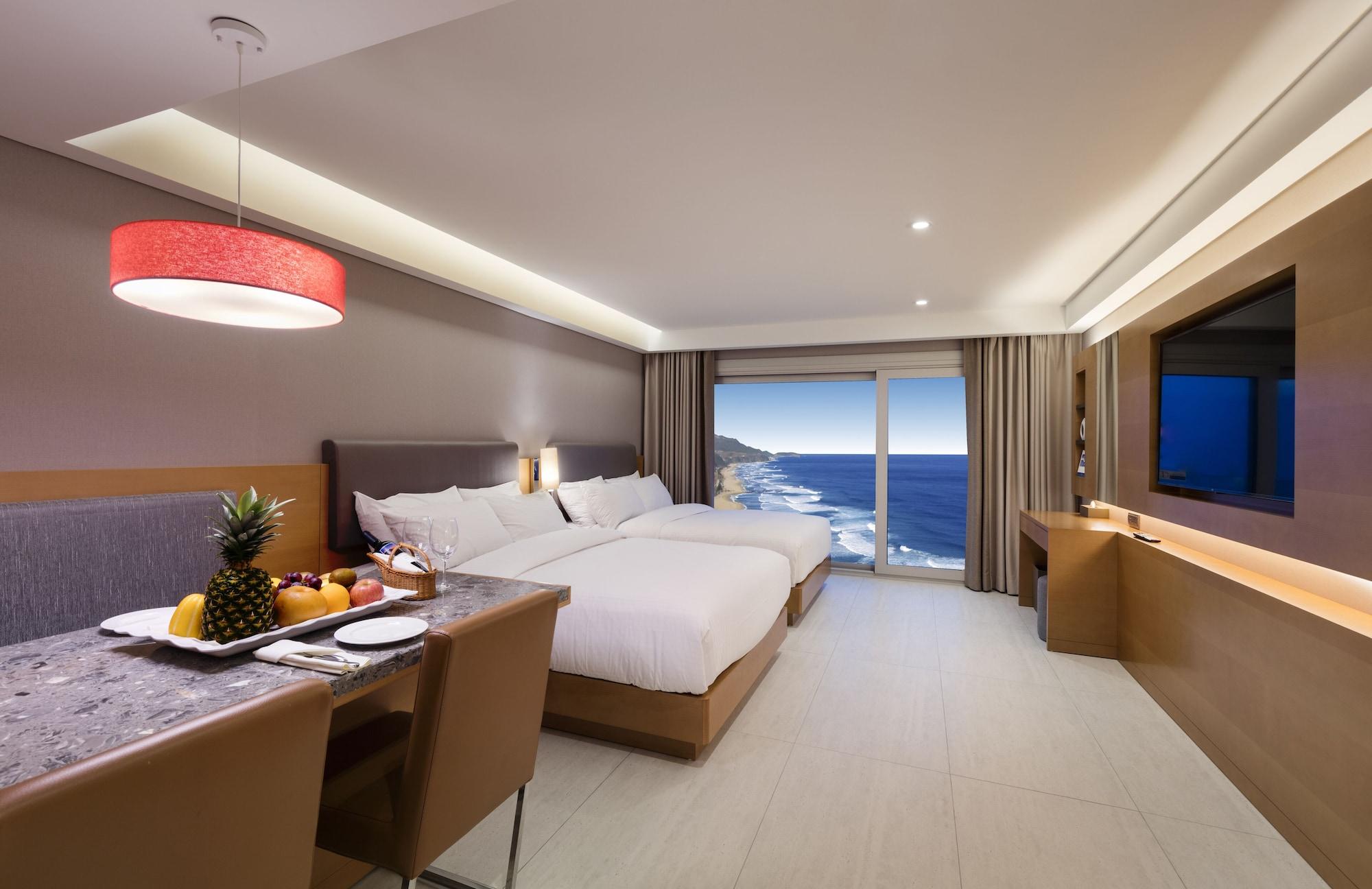 Sun Cruise Resort And Yacht Gangneung Esterno foto