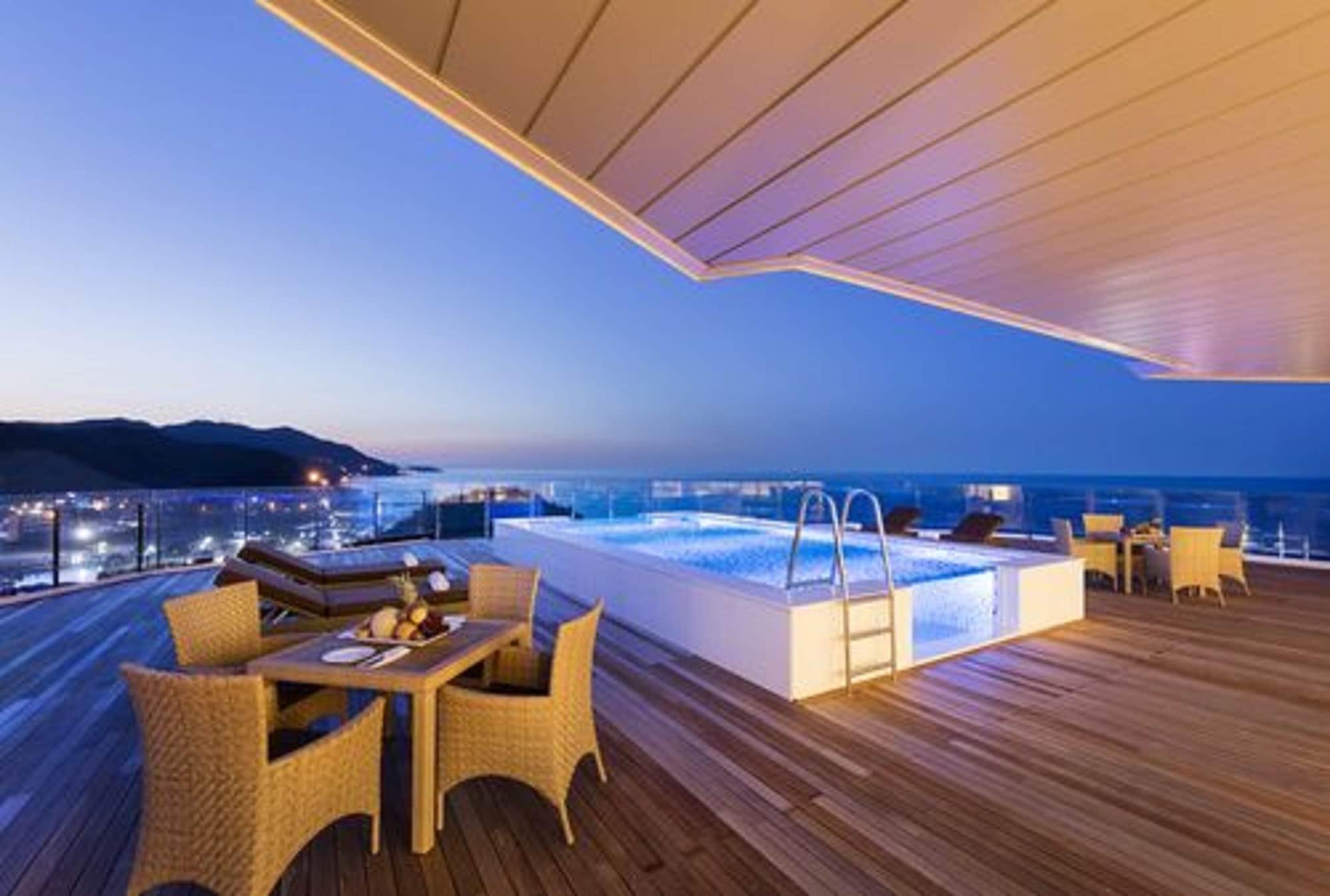 Sun Cruise Resort And Yacht Gangneung Esterno foto