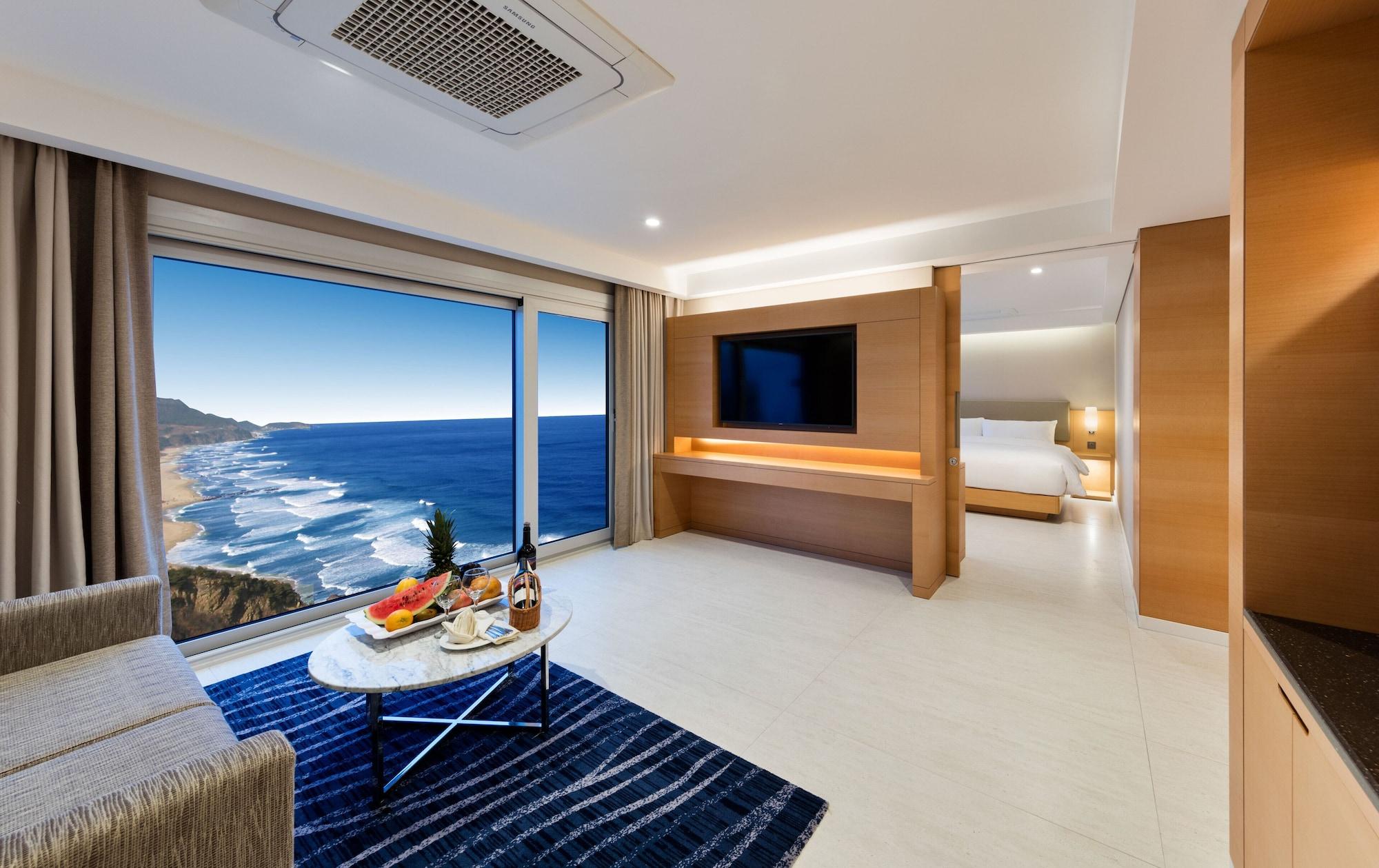 Sun Cruise Resort And Yacht Gangneung Esterno foto