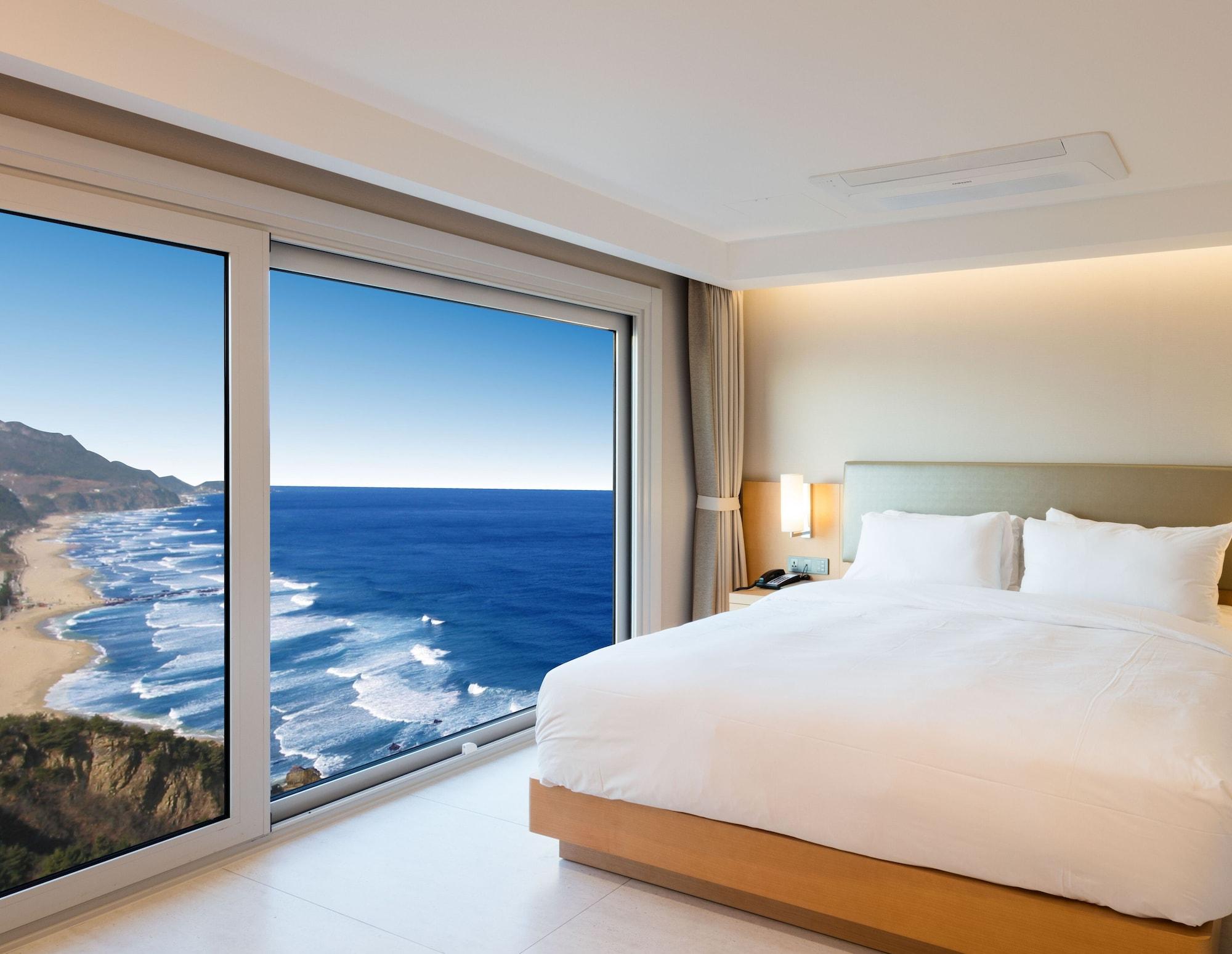 Sun Cruise Resort And Yacht Gangneung Esterno foto