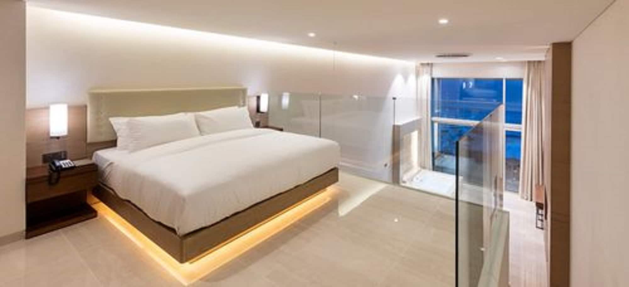 Sun Cruise Resort And Yacht Gangneung Esterno foto